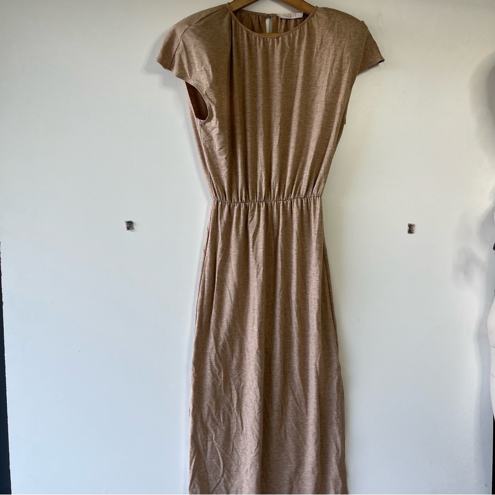 Wayf tan padded shoulder midi dress - Picture 3 of 6